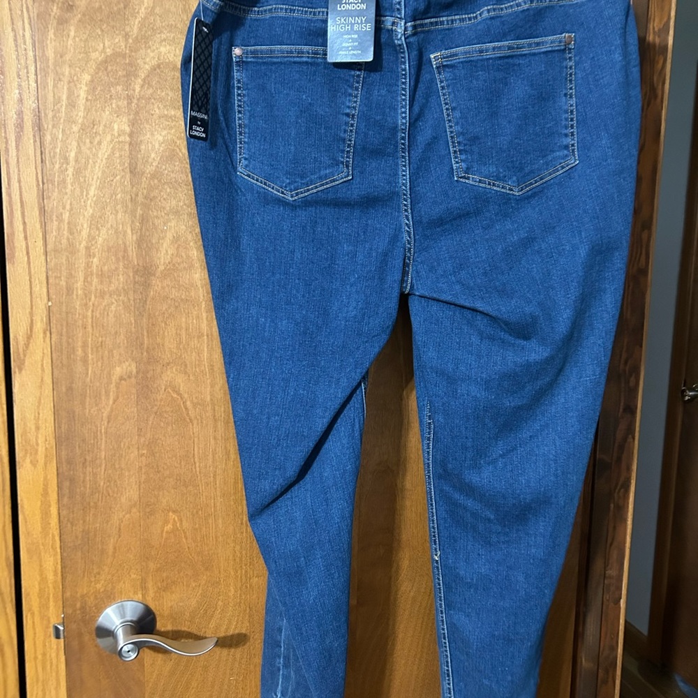 New with tags-size 18 ankle length, skinny fit, high rise jeans. - Picture 4 of 4